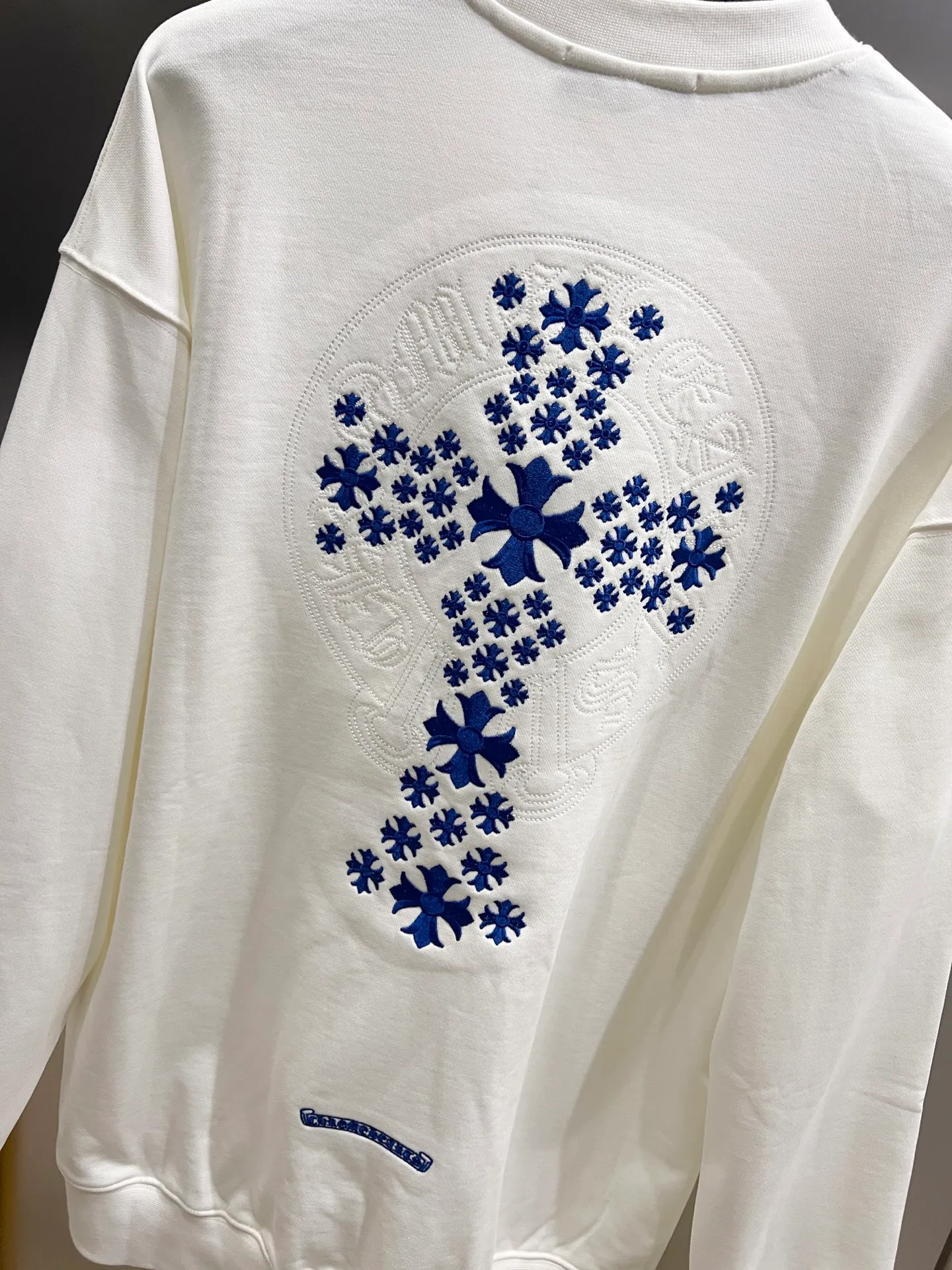 🅿️290 CH Crow 2025 autumn and winter new round neck long-sleeved sweatshirt, horseshoe Sanskrit letters + cross three-dimensional embroidery process, the real thing is great🔥Same style for men and women, loose version, size S M L XL XXL five sizes black white